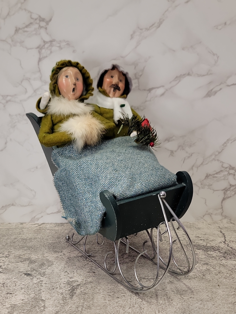 Vintage Byers' Choice THE CAROLERS Couple in Sleigh 1995 Christmas The Carolers